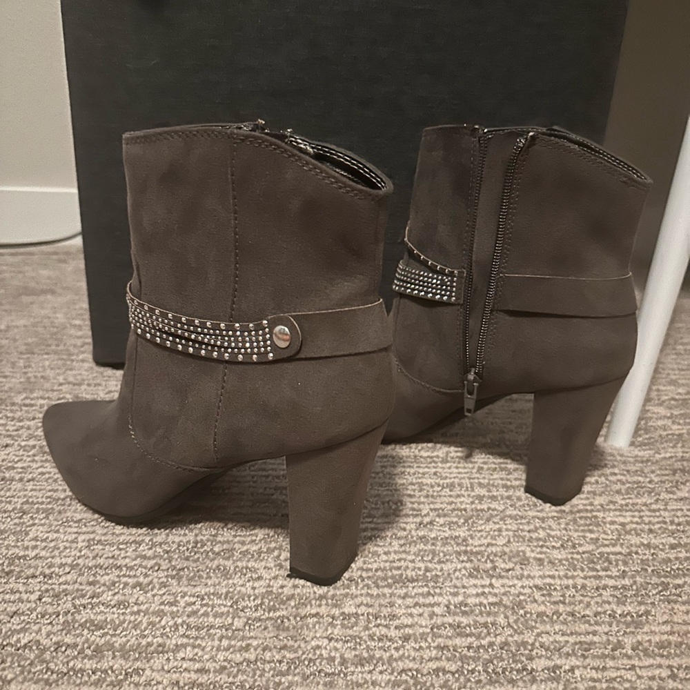 Ann Marino Gray Boots 8.5 - Picture 4 of 5